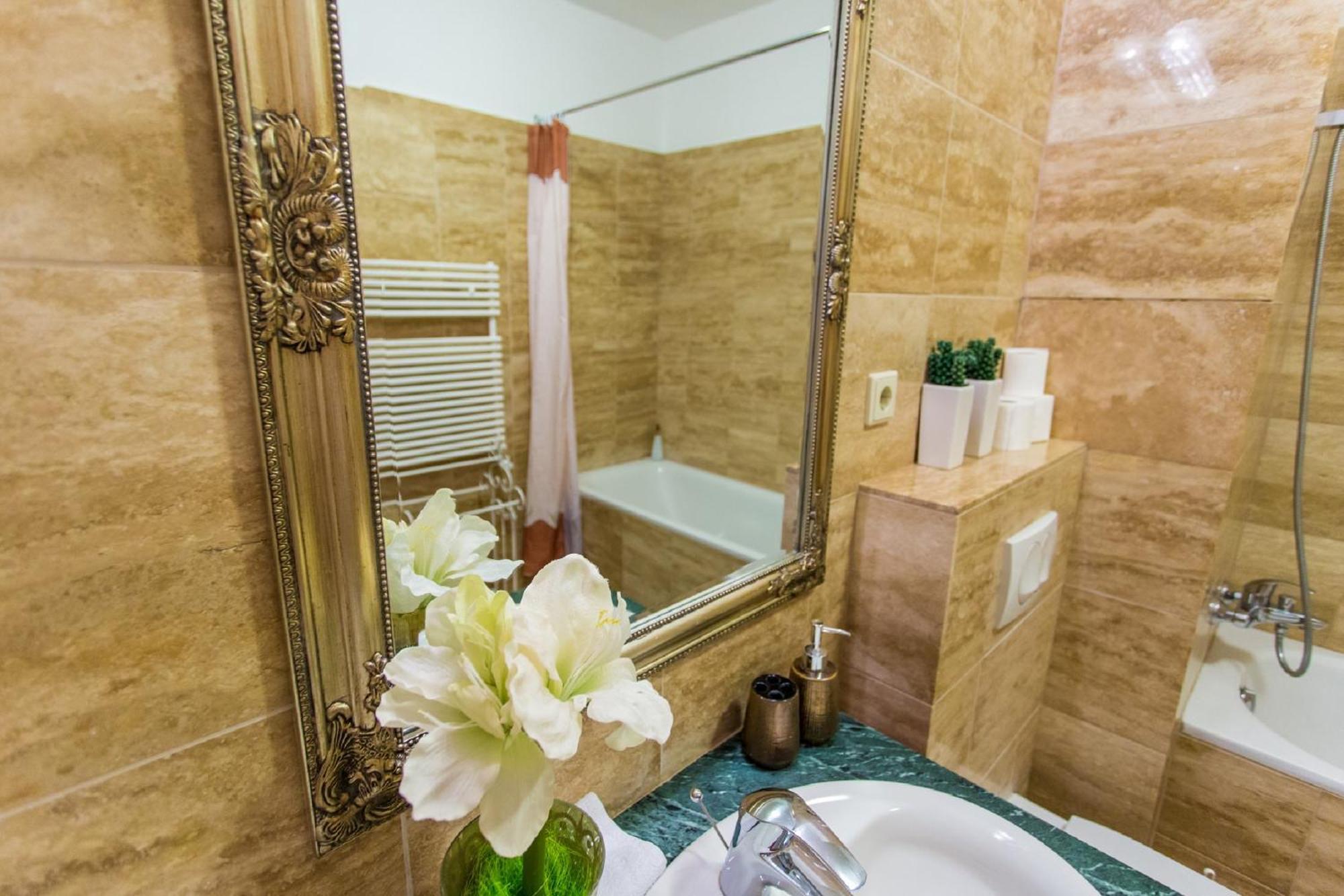 Colours Apartments Superior With Free Parking Βουδαπέστη Εξωτερικό φωτογραφία